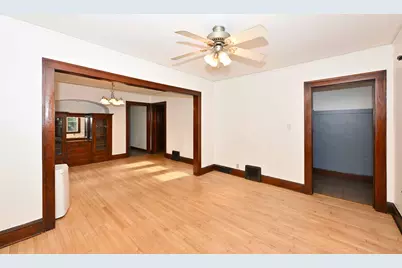 8447 W Maple St #8449, West Allis, WI 53214 - Photo 7