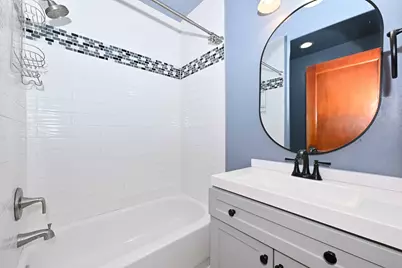 8447 W Maple St #8449, West Allis, WI 53214 - Photo 13