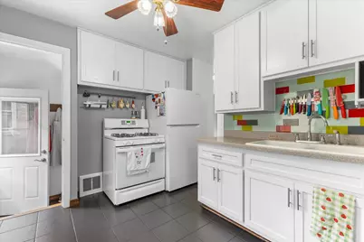 2213  Shoop St, Racine, WI 53404 - Photo 7