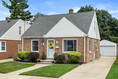 2213  Shoop St, Racine, WI 53404 - Photo 3