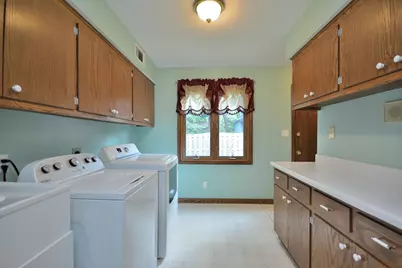5222 S 20th St, Milwaukee, WI 53221 - Photo 25
