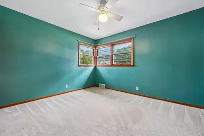 1413  Marion Ave, South Milwaukee, WI 53172 - Photo 9