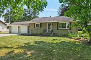 931 Landis St, Rockland, WI 54207 - Photo 3