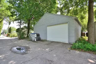 834 E Holt Ave, Milwaukee, WI 53207 - Photo 23