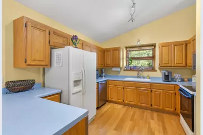 11405 W Kaul Ave, Milwaukee, WI 53225 - Photo 9
