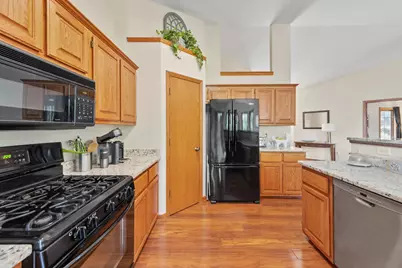 N26W27080  Prospect Ave, Pewaukee, WI 53072 - Photo 11