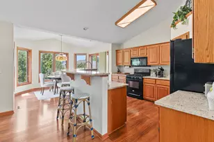 N26W27080 Prospect Ave, Pewaukee, WI 53072 - Photo 9