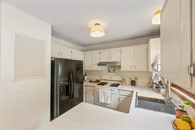 2020  Woodburn Rd #B, Waukesha, WI 53188 - Photo 9