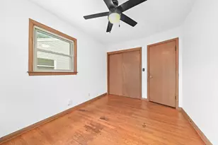 11707 W Oxford Pl, Wauwatosa, WI 53226 - Photo 15