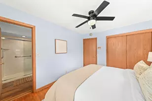 11707 W Oxford Pl, Wauwatosa, WI 53226 - Photo 11
