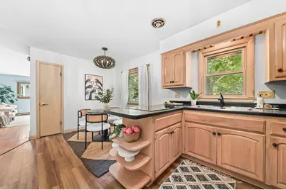 11707 W Oxford Pl, Wauwatosa, WI 53226 - Photo 9