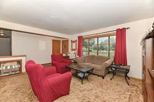 8231 W New Jersey Ave, Milwaukee, WI 53220 - Photo 5