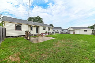 8231 W New Jersey Ave, Milwaukee, WI 53220 - Photo 23