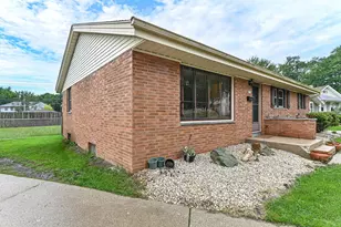 8231 W New Jersey Ave, Milwaukee, WI 53220 - Photo 29