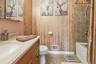 2586 S Austin St, Milwaukee, WI 53207 - Photo 17