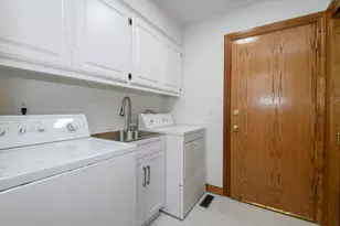 18465 St Andrew Ct, Brookfield, WI 53045 - Photo 17