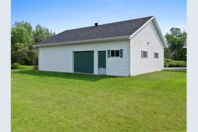3538  Greenview Ct, Manitowoc Rapids, WI 54230 - Photo 11