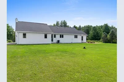 3538  Greenview Ct, Manitowoc Rapids, WI 54230 - Photo 9