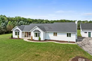 3538 Greenview Ct, Manitowoc Rapids, WI 54230 - Photo 3