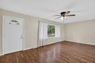 917 111th St, Pleasant Prairie, WI 53158 - Photo 3