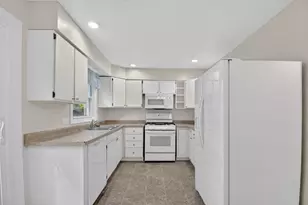 917 111th St, Pleasant Prairie, WI 53158 - Photo 7