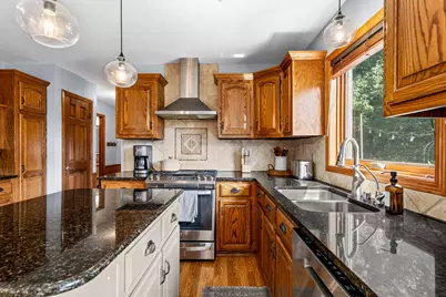 W237N3390  Five Fields Rd, Pewaukee, WI 53072 - Photo 15