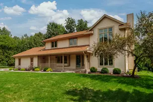 W237N3390 Five Fields Rd, Pewaukee, WI 53072 - Photo 3