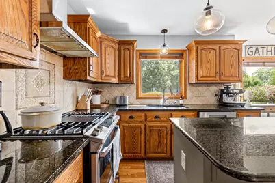 W237N3390  Five Fields Rd, Pewaukee, WI 53072 - Photo 17