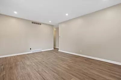 6432 N 84th St, Milwaukee, WI 53224 - Photo 13