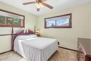 4554 S 48th St, Greenfield, WI 53220 - Photo 9