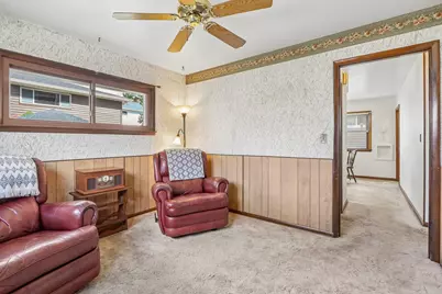 4554 S 48th St, Greenfield, WI 53220 - Photo 11