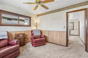 4554 S 48th St, Greenfield, WI 53220 - Photo 11