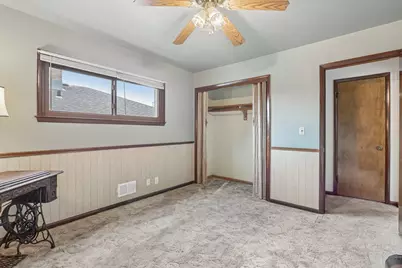 4554 S 48th St, Greenfield, WI 53220 - Photo 13