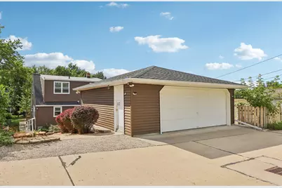 4554 S 48th St, Greenfield, WI 53220 - Photo 3
