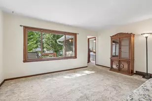 4554 S 48th St, Greenfield, WI 53220 - Photo 5