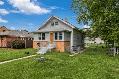 2436 E Whittaker Ave, Saint Francis, WI 53235 - Photo 3