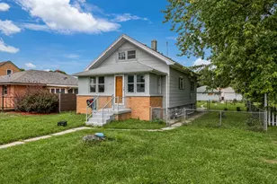 2436 E Whittaker Ave, Saint Francis, WI 53235 - Photo 3