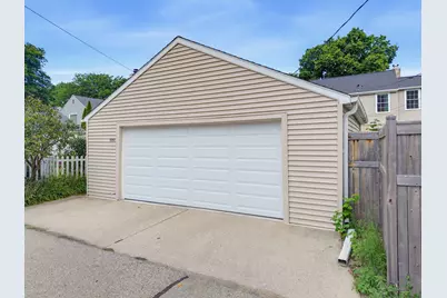 5251 N Santa Monica Blvd, Whitefish Bay, WI 53217 - Photo 41