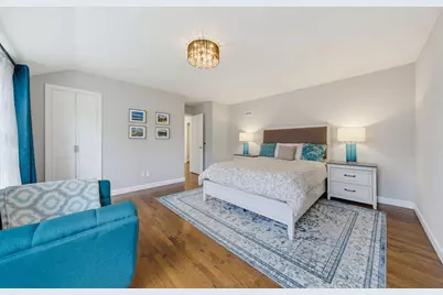 5251 N Santa Monica Blvd, Whitefish Bay, WI 53217 - Photo 19
