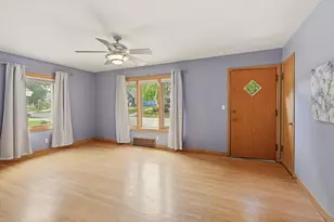2016 S 96th St, West Allis, WI 53227 - Photo 9