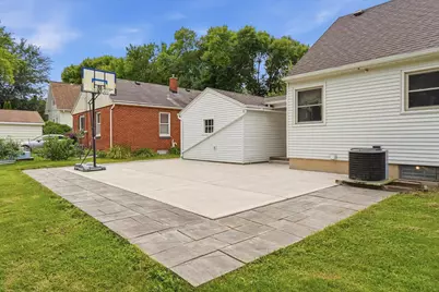2016 S 96th St, West Allis, WI 53227 - Photo 3