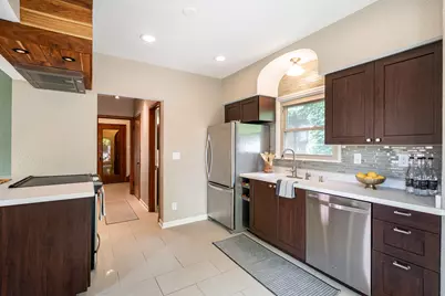 2718 N 67th St, Milwaukee, WI 53210 - Photo 9