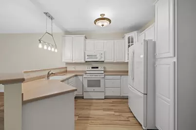 6510  Spring St #12, Racine, WI 53406 - Photo 9