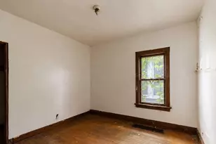 2416 N 39th St, Milwaukee, WI 53210 - Photo 5