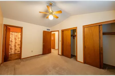 9601 W Darnel Ave, Milwaukee, WI 53224 - Photo 15