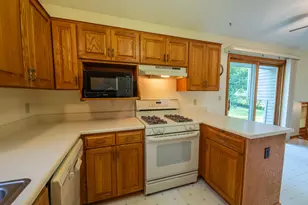 9601 W Darnel Ave, Milwaukee, WI 53224 - Photo 13