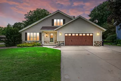705  Sunset Dr, Hartford, WI 53027 - Photo 1