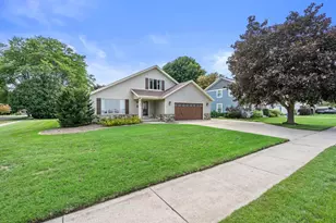 705 Sunset Dr, Hartford, WI 53027 - Photo 47