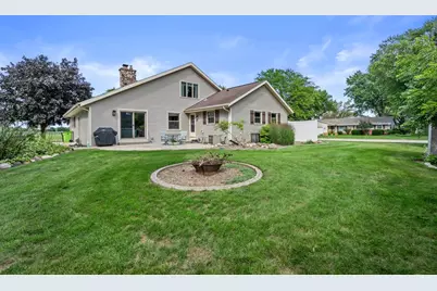 705  Sunset Dr, Hartford, WI 53027 - Photo 45