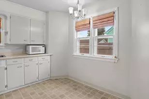 419 S 30th St, Manitowoc, WI 54220 - Photo 5